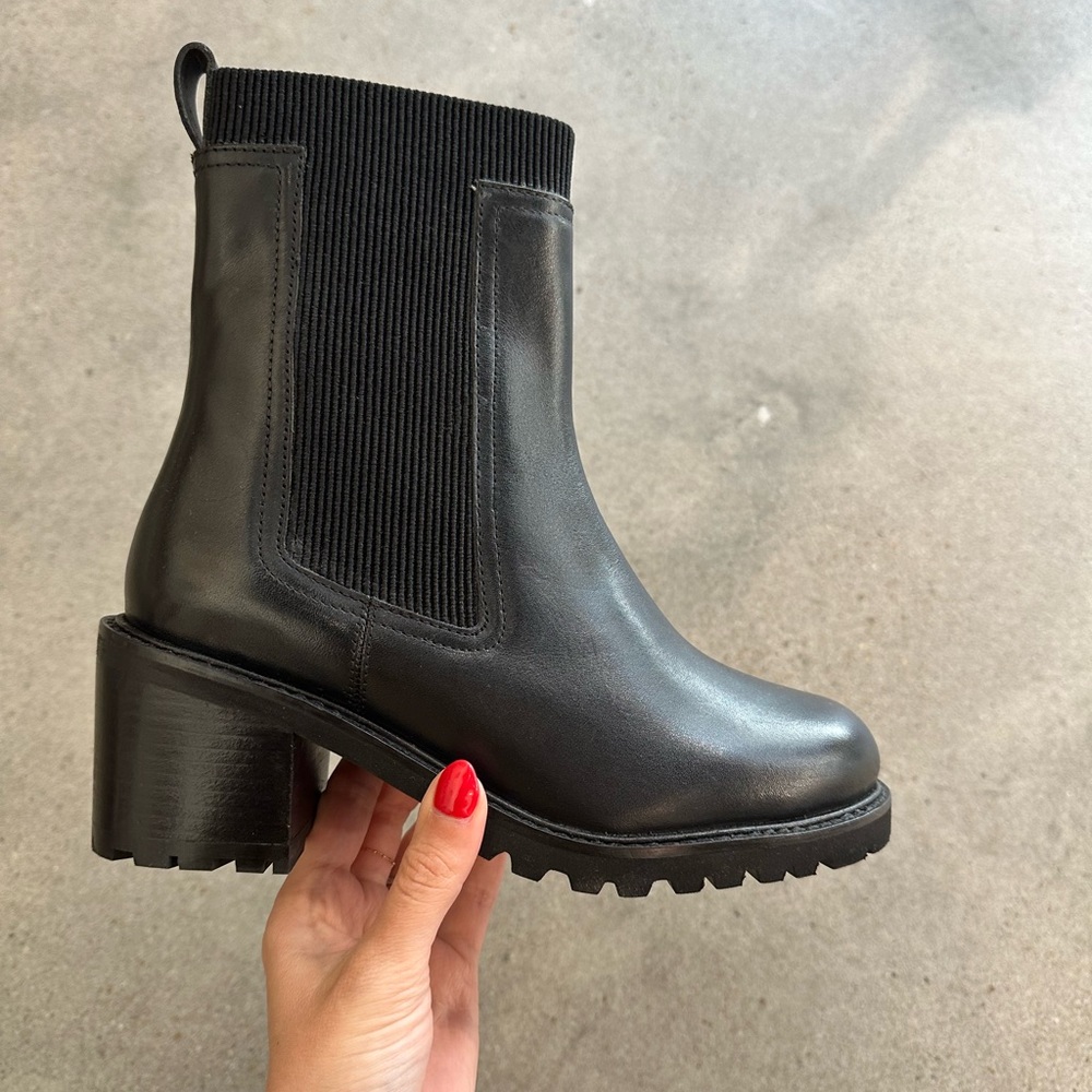 Seychelles black boot